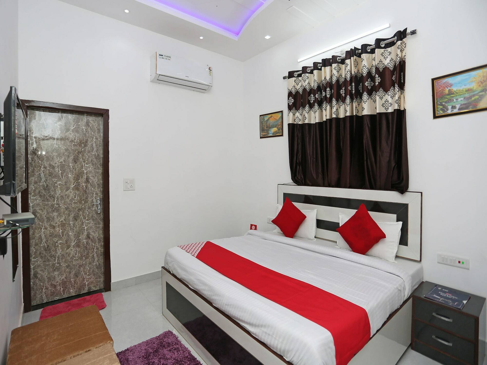 Hotel Rest Palace Агра Екстериор снимка
