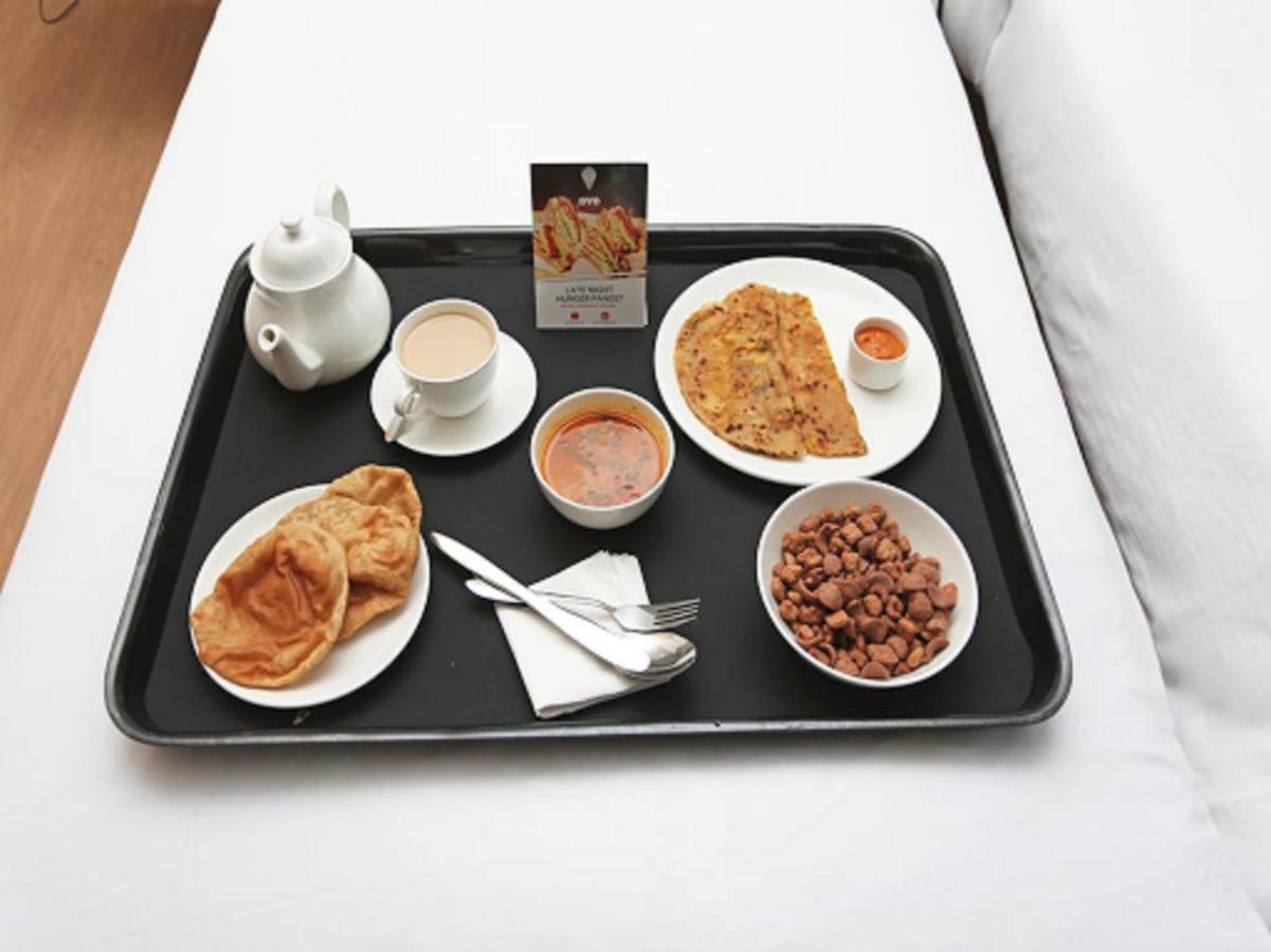 Hotel Rest Palace Агра Екстериор снимка