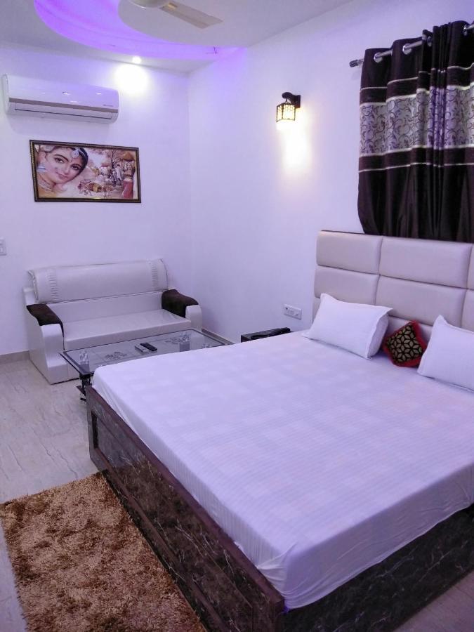 Hotel Rest Palace Агра Екстериор снимка